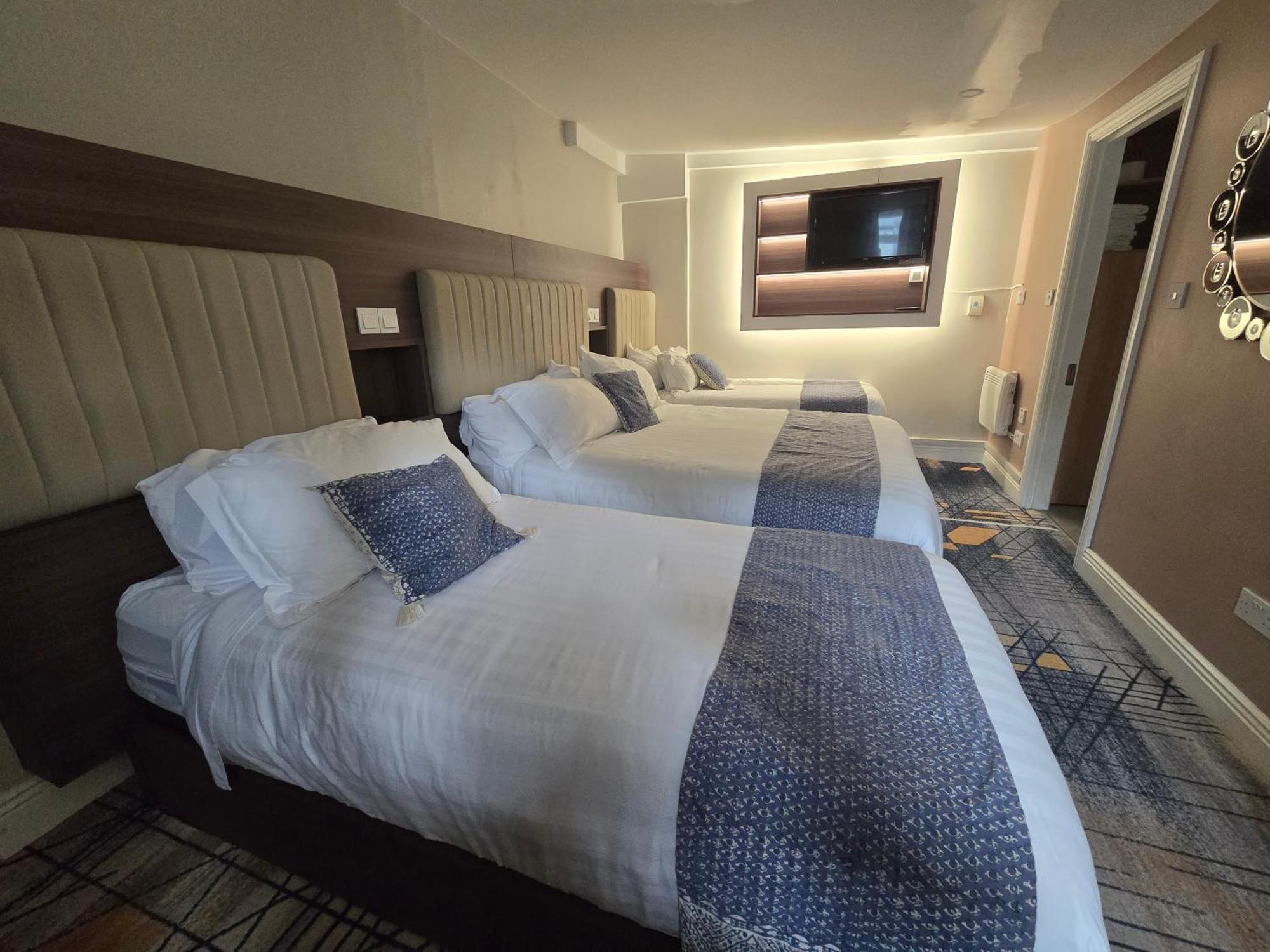 Double Bedroom Studios, Dublin